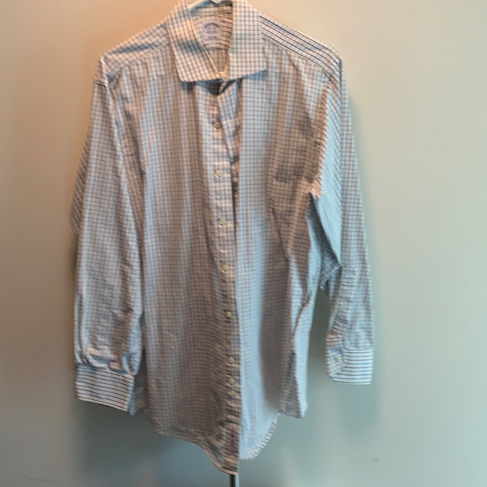 White alternating window pain shirt